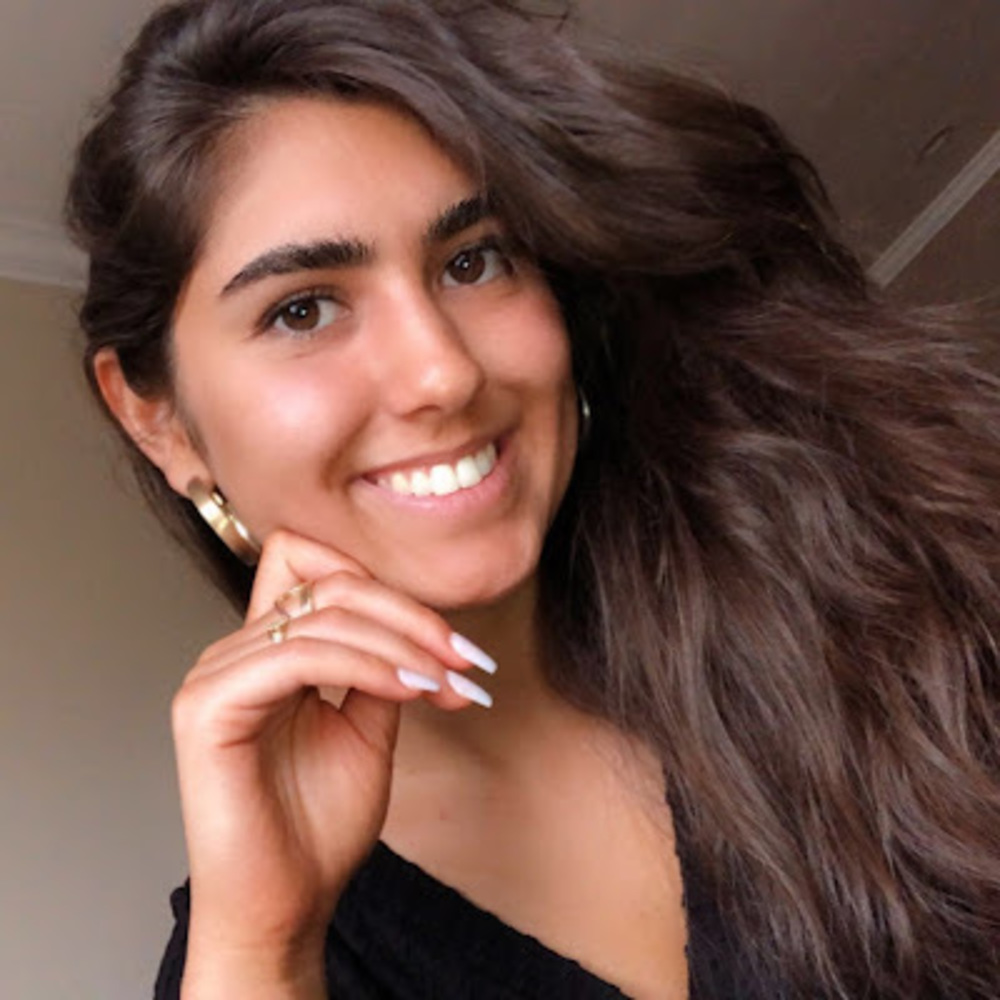 Meet your Posher, Rebeca